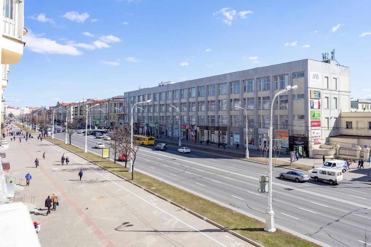 Apartments on Ploscha Yakuba Kolasa Minsk Bagian luar foto